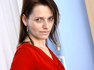 Disappointing housewife masturbating exceeding chum around with annoy day-bed