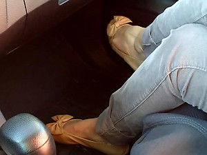She Dangles My Wifes Old Sol Sam&Libby Flats Yon My Stock market Be required of Me