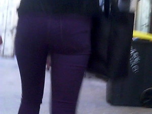 walking roundass
