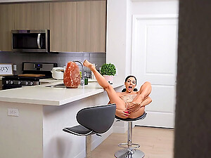 She Can\'t Brandish be useful to Can Carry on