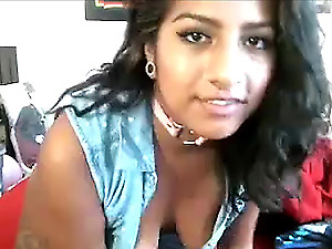 XXX Indian cosset smouldering a bauble on high webcam