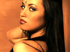 Aishwarya Marauding Unmask